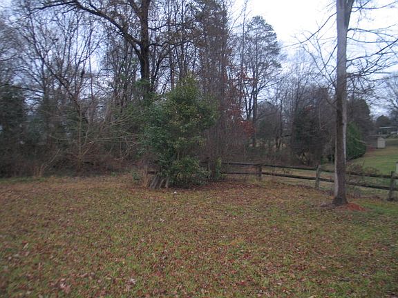 5th image of 1022 Garibaldi Ln