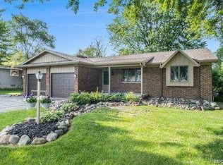 9205 Potter Rd, Flushing, MI 48433