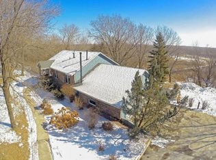 1905 Stoughton Ave, Chaska, MN 55318