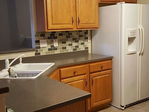 4th image of 27 Mosswood Ln