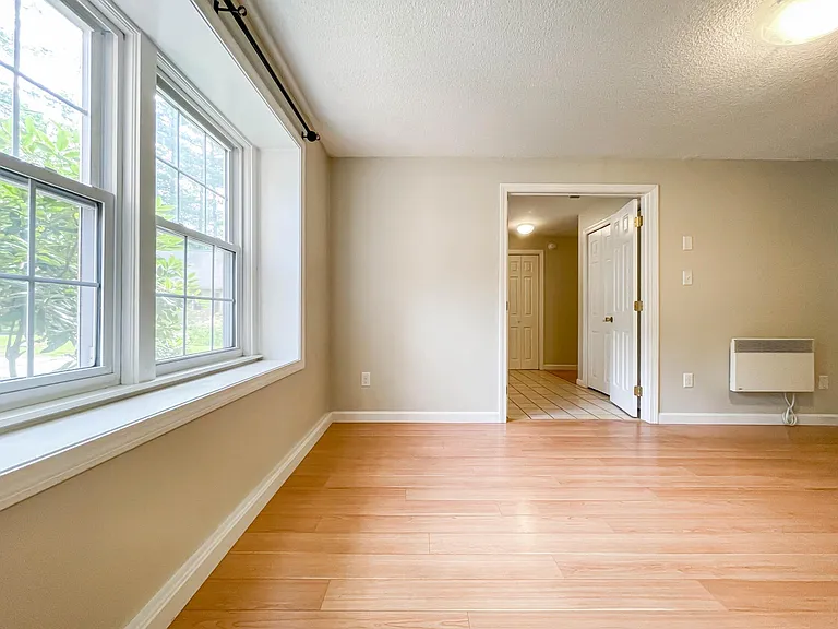 5 Dresden Ct — Photo 36