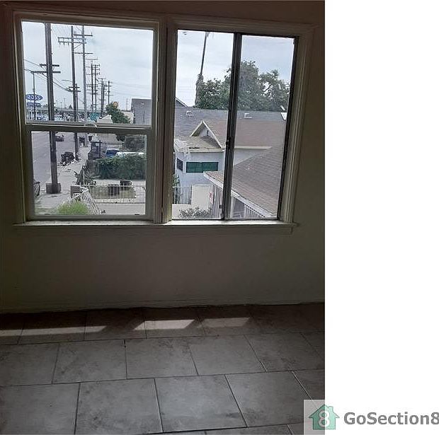 1st image of 606 W Vernon Ave #201