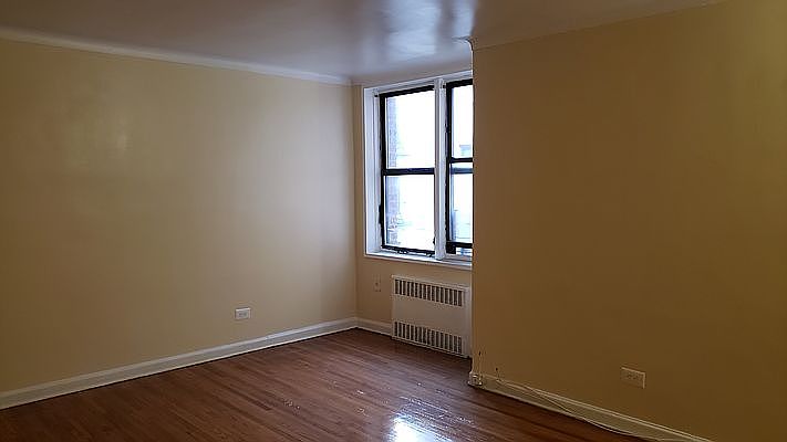 1st image of 20 Saint Pauls Ct #4E