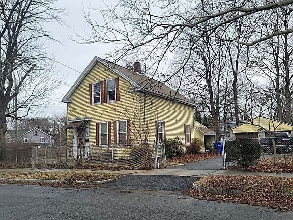 3rd image of 194 Centre St