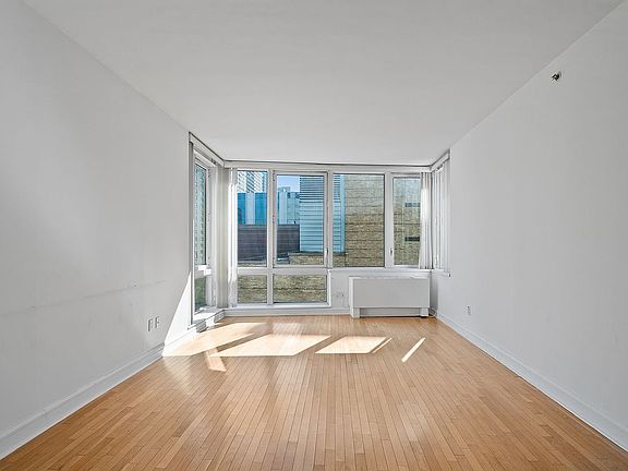 4th image of 120 Riverside Blvd APT 8J