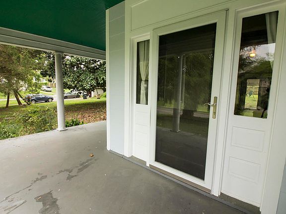 4th image of 3225 Whittle Springs Rd