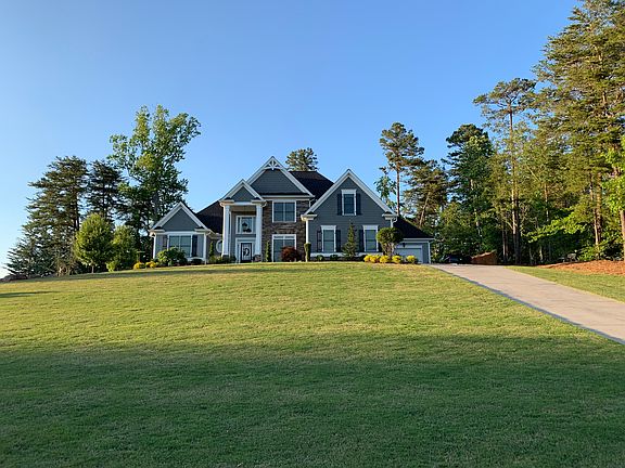 2nd image of 242 Chestnut Oak Ln