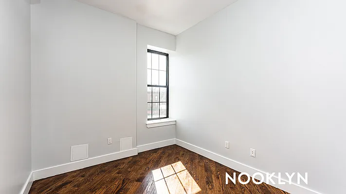 Rented by Nooklyn NYC LLC | media 21