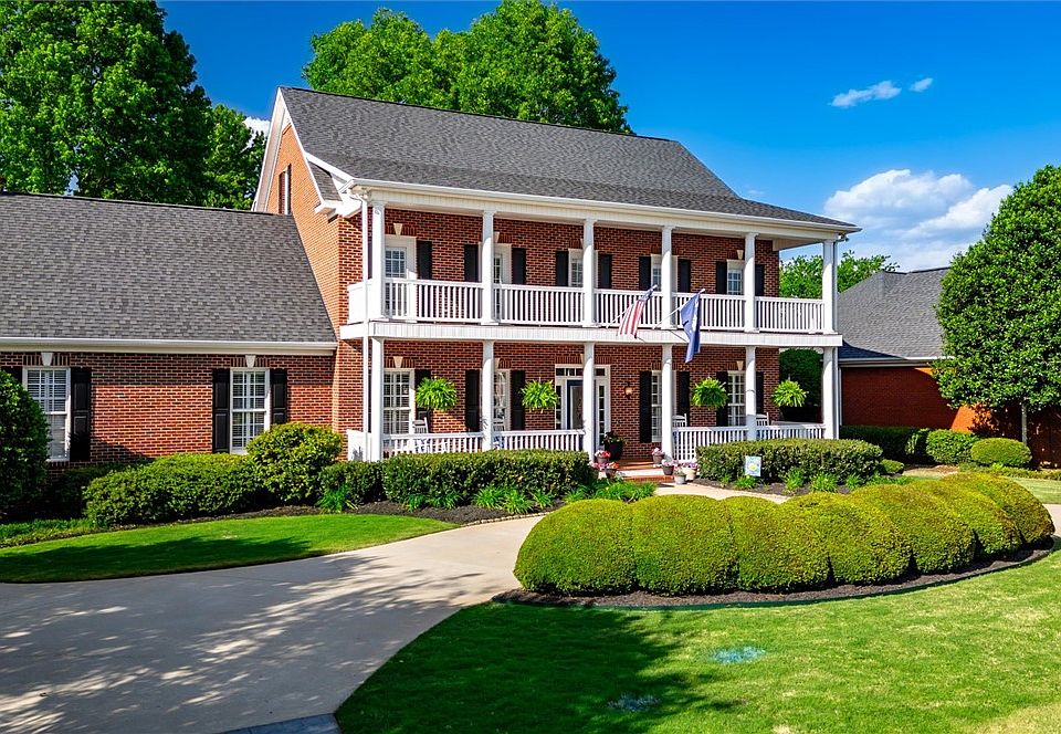 1st image of 140 Parkside Dr