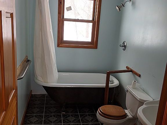 2nd image of 204 Hoffman