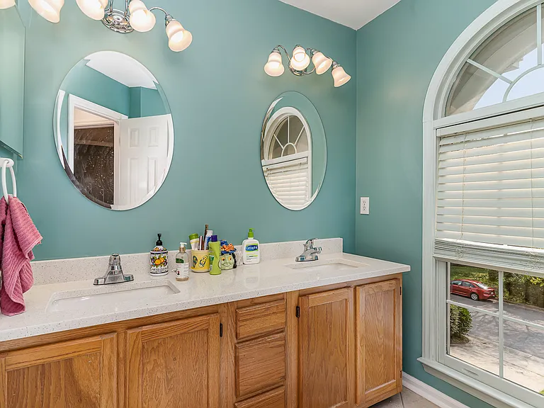 203 Brook Creek Dr — Photo 17