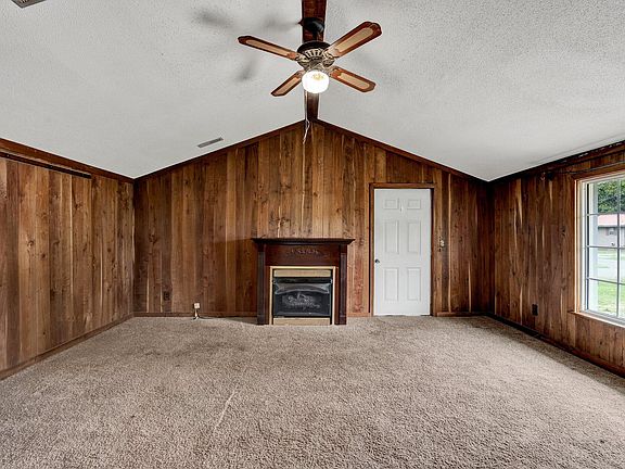 4th image of 1101 Dennis Ave