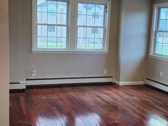 5th image of 283 Pine Acre Blvd Floor 1