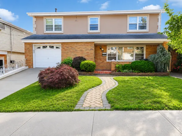 98 Escanaba Ave, Staten Island, NY 10308