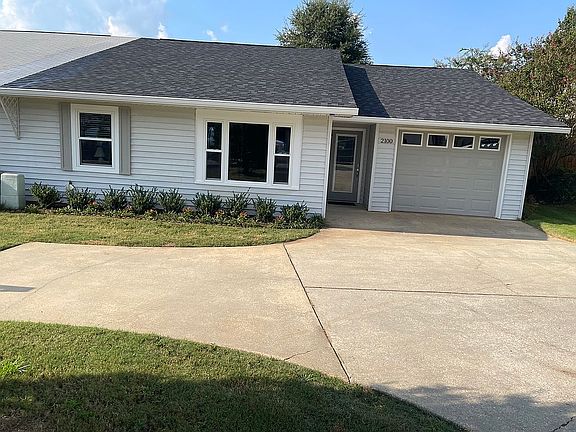 3rd image of 2100 Henderson Dr
