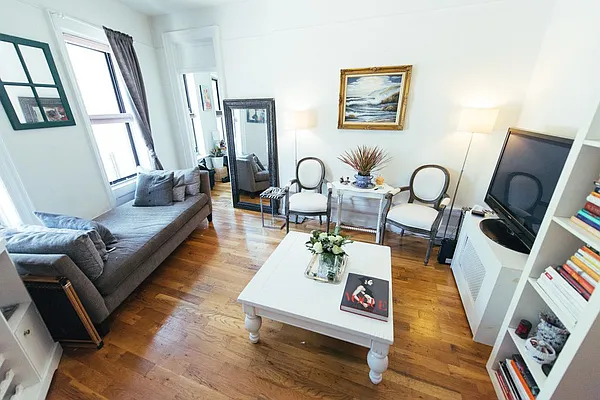 Sold by MVM Realty Services LLC | media 6
