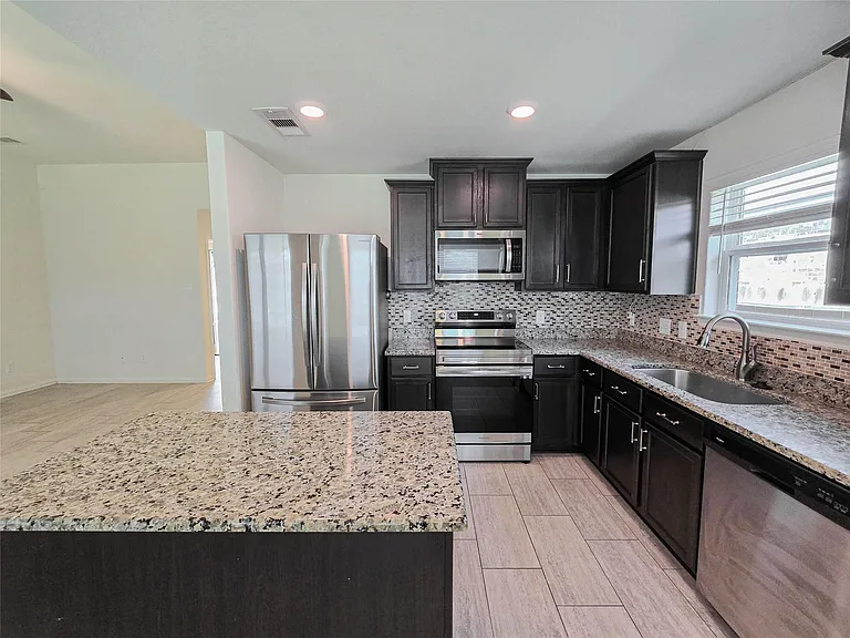 332 Lone Mountain Dr — Photo 8