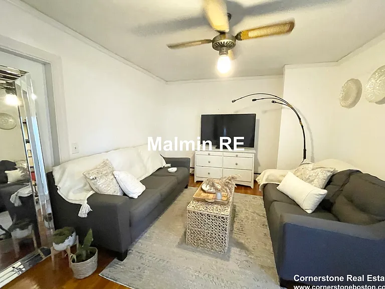 748 E 4th St #G — Photo 6