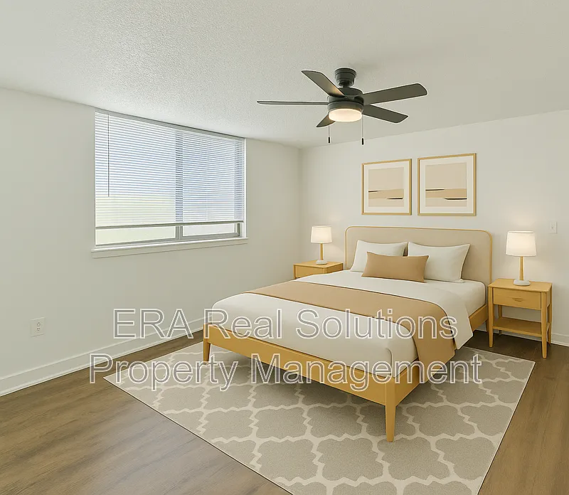 4 bed, 1.0 bath — Photo 3