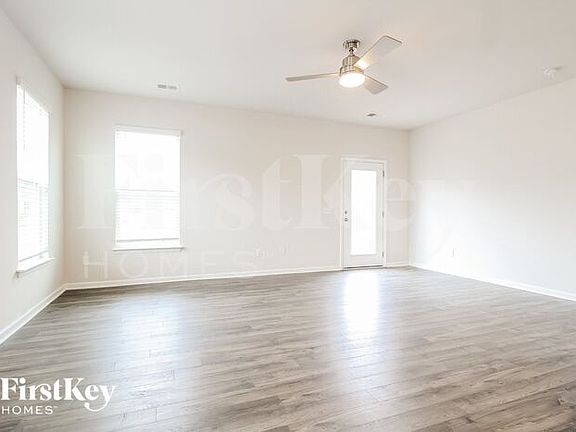 4th image of 470 Yoshino Cherry Dr