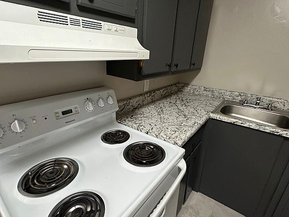 3rd image of 111 S Catherine St #4e5493a0b