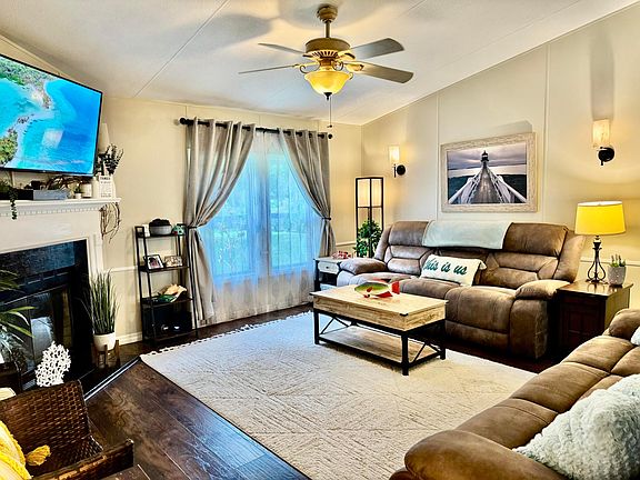 5th image of 8424 SE 59th Drive