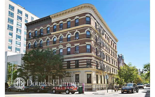 Sold by Douglas Elliman | media 16