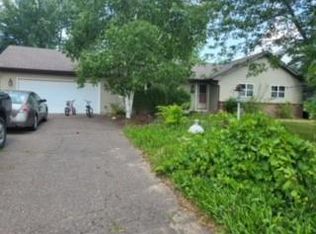5874 Timber Wolf Trl, North Branch, MN 55056