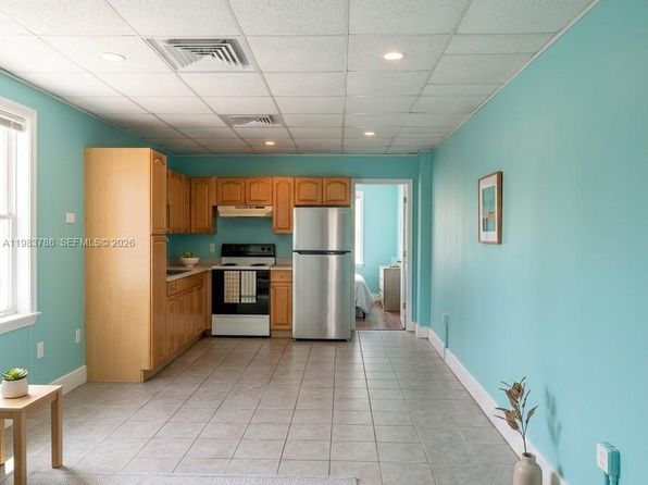 1010 Seaway Dr APT F