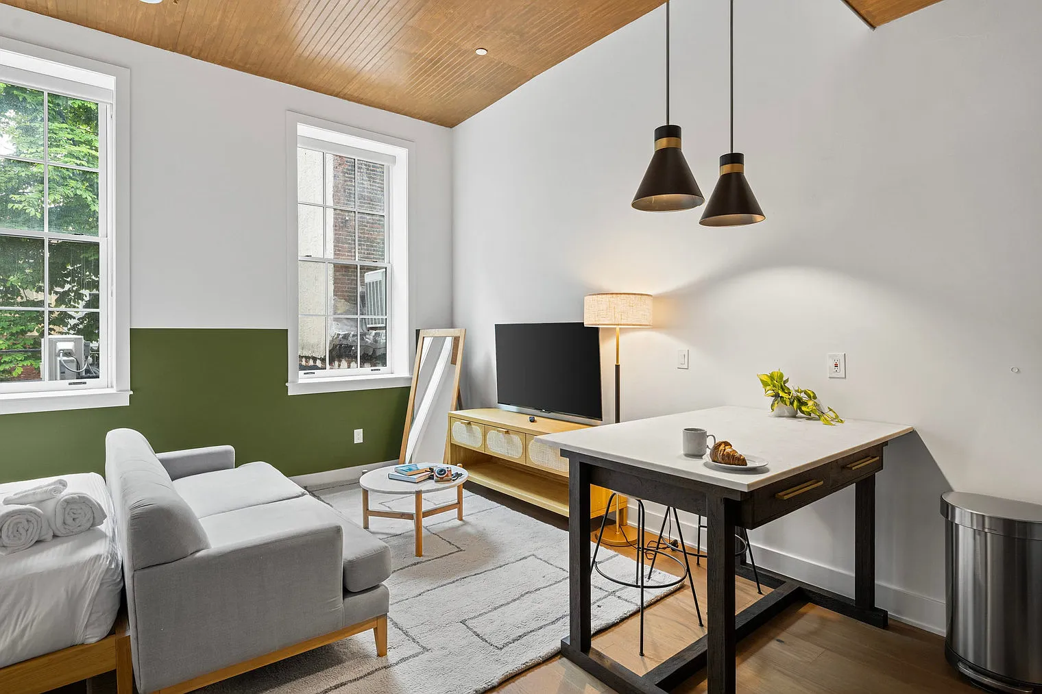 1 bed, 1.0 bath, 387 sqft, $6,036 — Photo 1