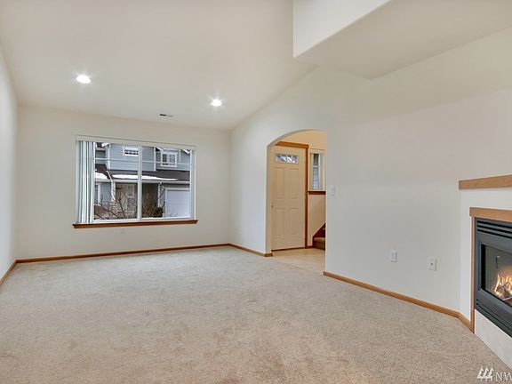 5th image of 2740 Warner Ave