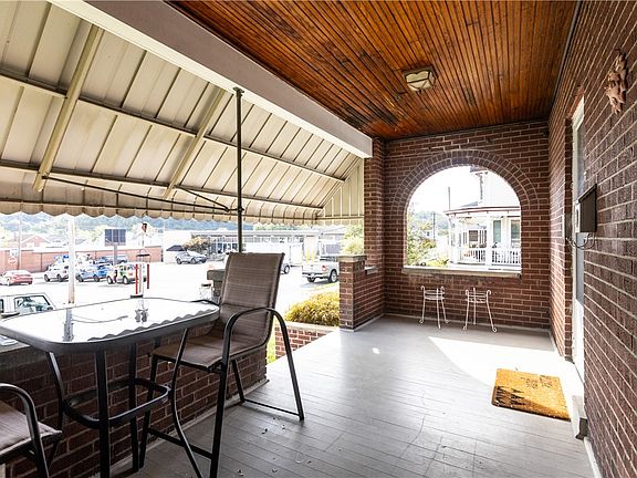 3rd image of 3515 Lincoln Ave