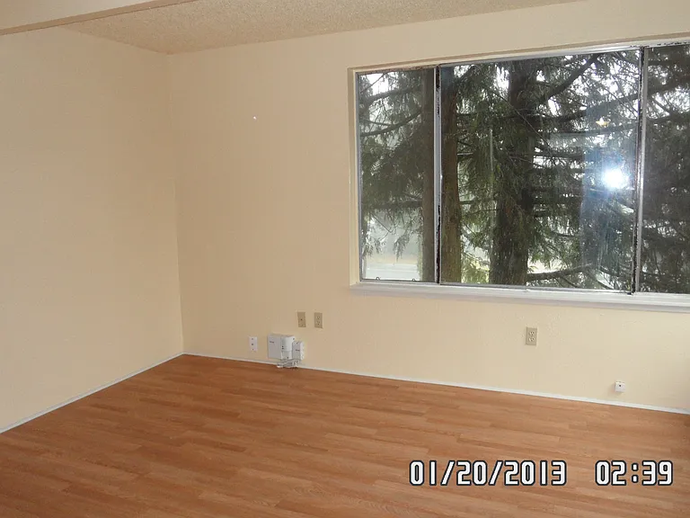 2428 E Grand Ave #3 — Photo 5