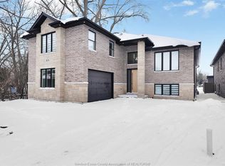 3851 Ronald Ave, Windsor, ON N9G1N3