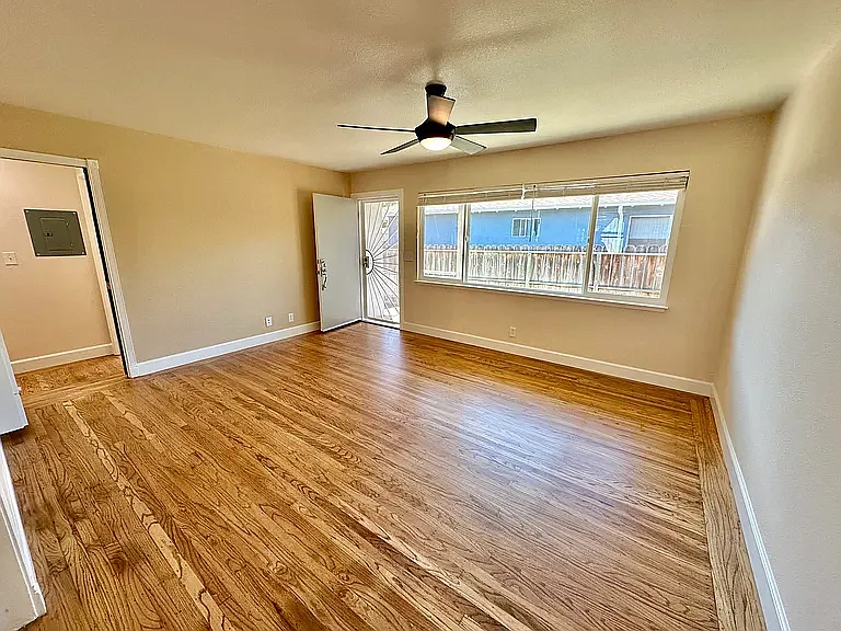 2622 Renton Way — Photo 32