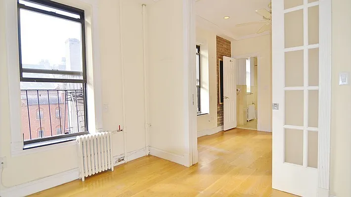 Rented by Park Property Advisors | media 10