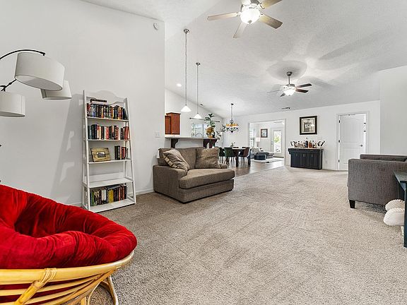 3rd image of 6039 Fergusson Dr