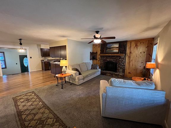 5th image of 800 S Sequoia Dr