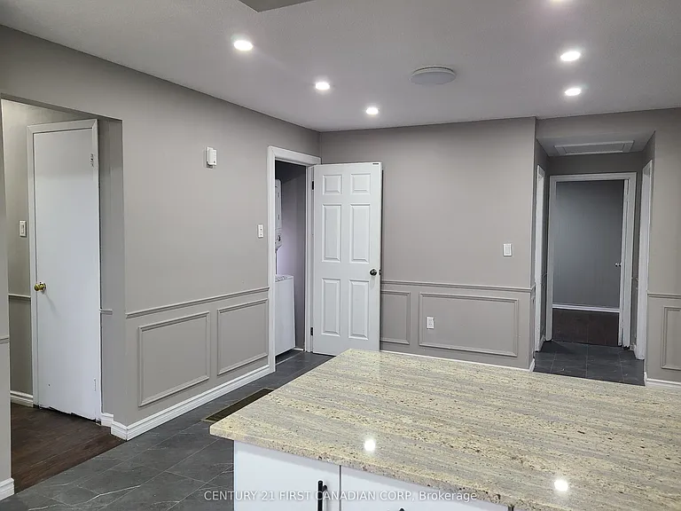 1775 Oxford St E #A — Photo 18