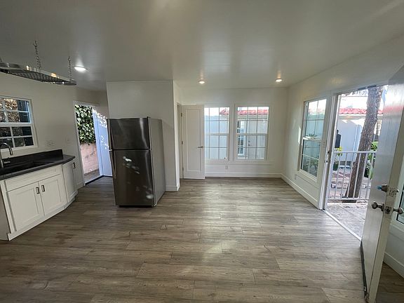 4th image of 4515 1/2 Willow Brook Ave #4515.5-G