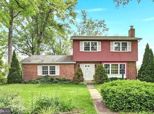 90 Reinholds Rd, Reinholds, PA 17569