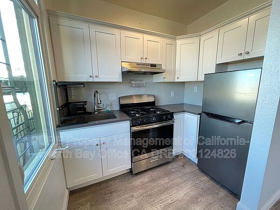 5th image of 1300 Sacramento St APT 306