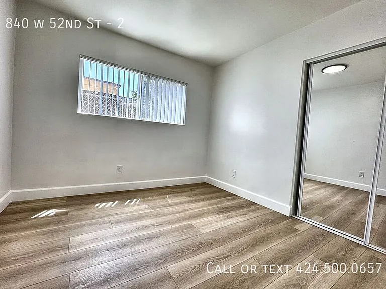 840 W 52nd St #2 — Photo 9