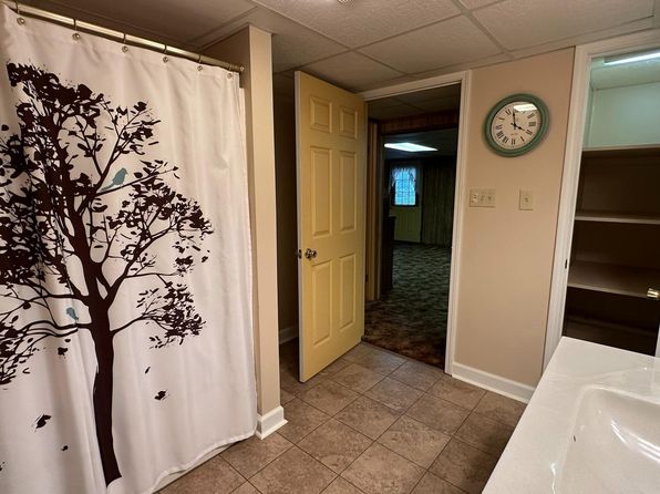 1019 Redwood Dr, Waynesboro, PA 17268