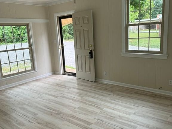 2nd image of 2323 Sweetwood Rd Unit A