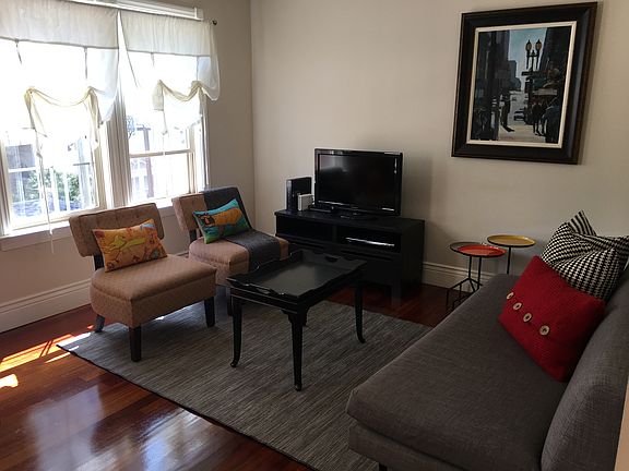 4th image of 2608 Hyde St