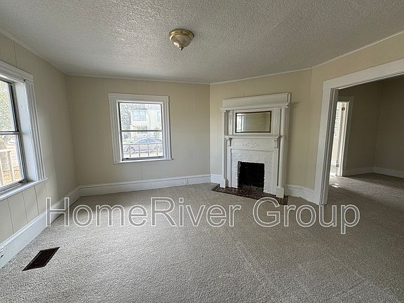 2nd image of 1016 E Union St