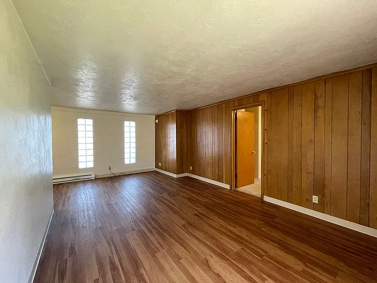1570pe — Photo 4