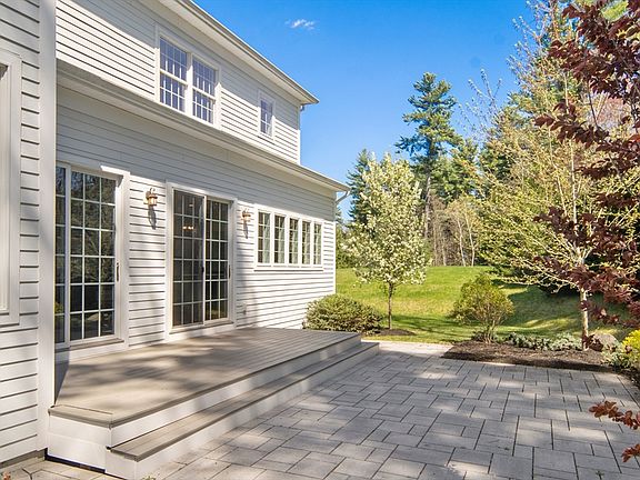 5th image of 9 Schaffner Ln