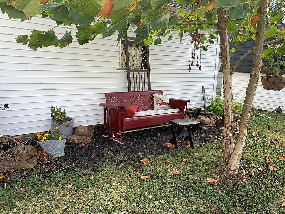 2nd image of 165 N 21st St